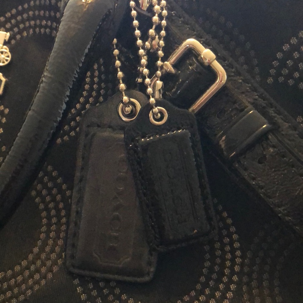 Authentic Coach Signature handbag - Picture 2 of 5